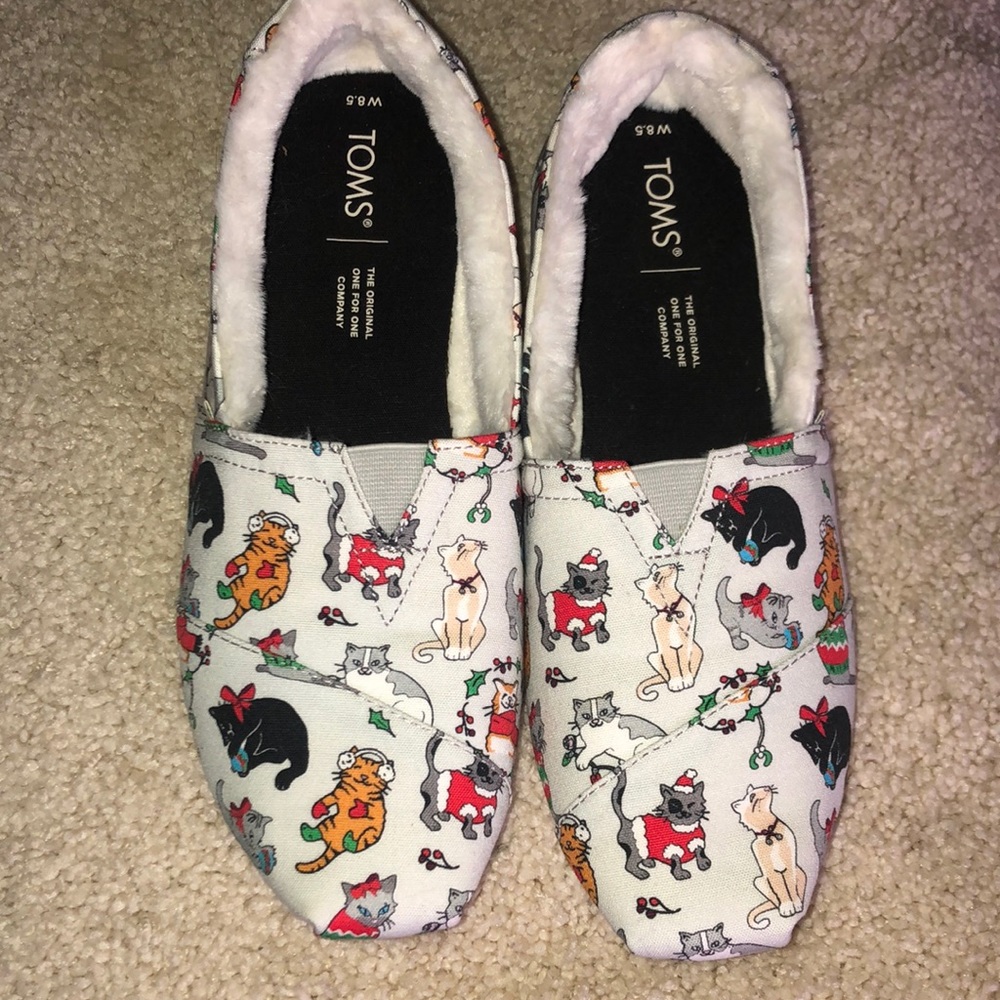Toms Cat holiday print shoes
